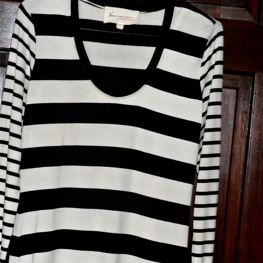 Vince Camuto Tee Top  Black White Striped